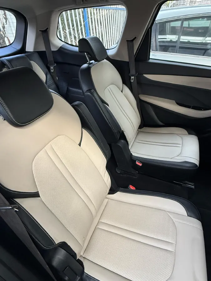 2018 BaoJun 360 1.5L 112HP L4 6MT,autocango,china used car exporter,china ev exporter,chinese used car exporter,chinese used ev exporter