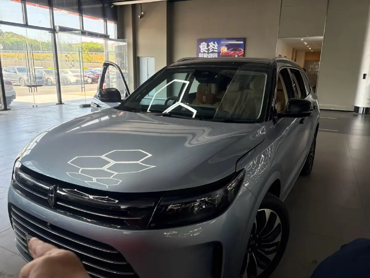 2024 Ford Transit 2.0T 143HP L4 9AT