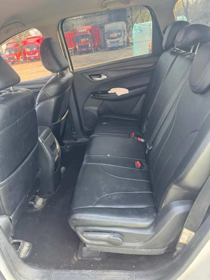 2019 BaoJun 730 1.5T 147HP L4 CVT,autocango,china used car exporter,china ev exporter,chinese used car exporter,chinese used ev exporter