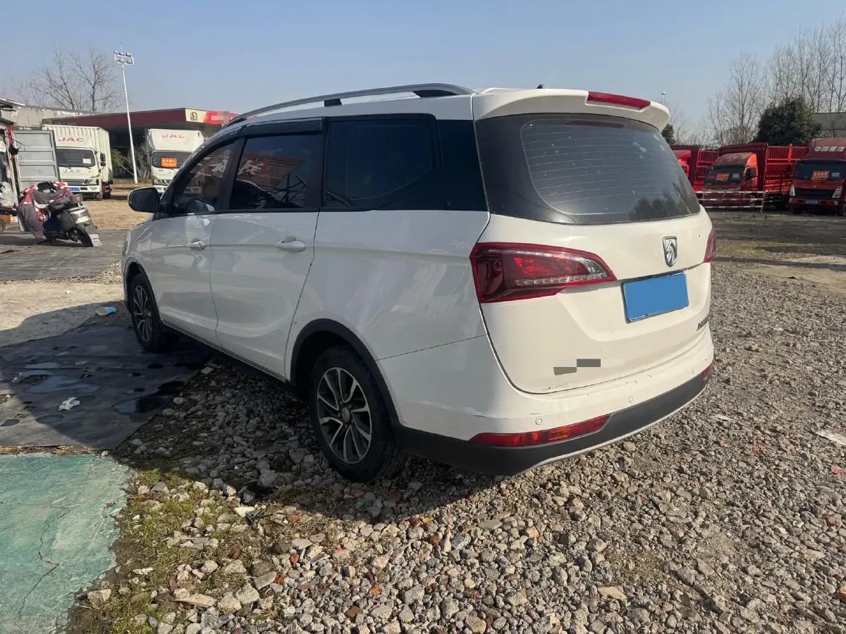 2019 BaoJun 730 1.5T 147HP L4 CVT,autocango,china used car exporter,china ev exporter,chinese used car exporter,chinese used ev exporter