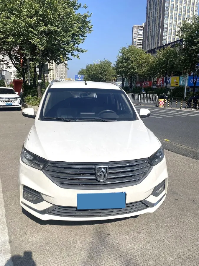 2018 BaoJun 360 1.5L 112HP L4 6MT,autocango,china used car exporter,china ev exporter,chinese used car exporter,chinese used ev exporter