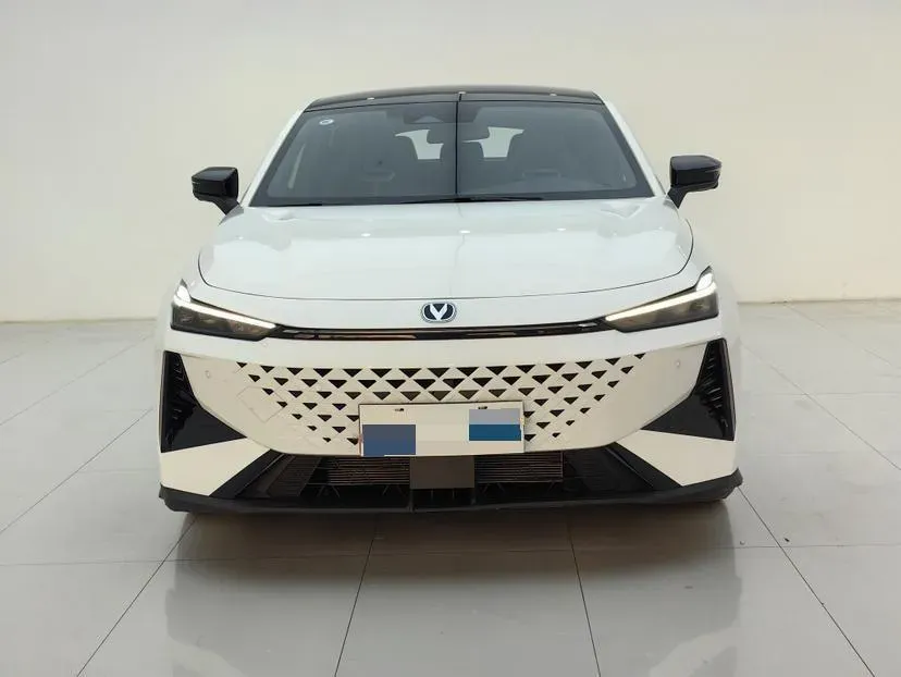 2024 ChangAn UNI-V 1.5T 188HP L4 7DCT,autocango,china used car exporter,china ev exporter,chinese used car exporter,chinese used ev exporter