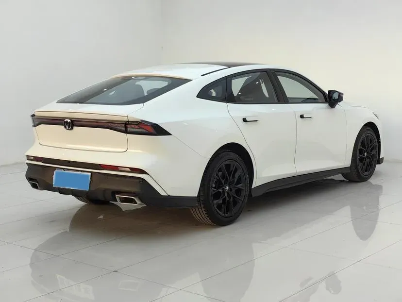 2024 ChangAn UNI-V 1.5T 188HP L4 7DCT,autocango,china used car exporter,china ev exporter,chinese used car exporter,chinese used ev exporter