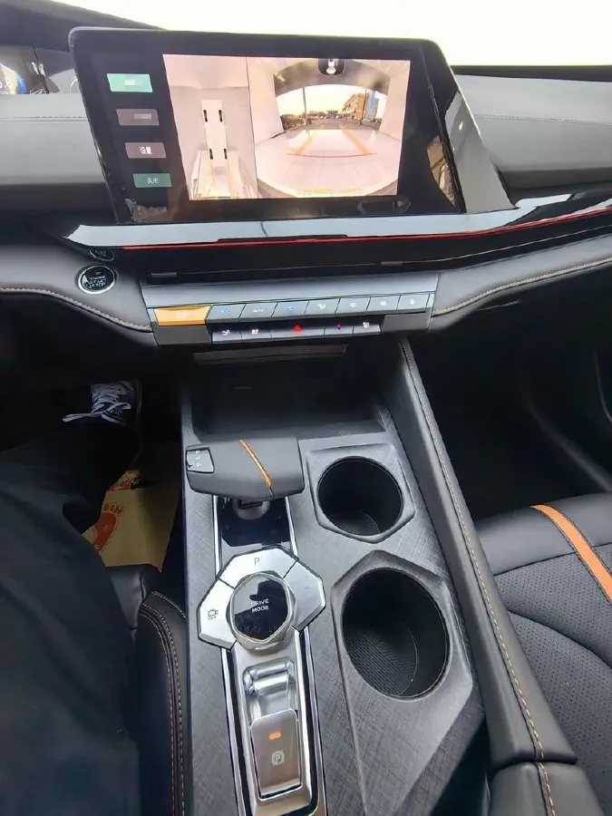 2024 ChangAn UNI-V 1.5T 188HP L4 7DCT,autocango,china used car exporter,china ev exporter,chinese used car exporter,chinese used ev exporter