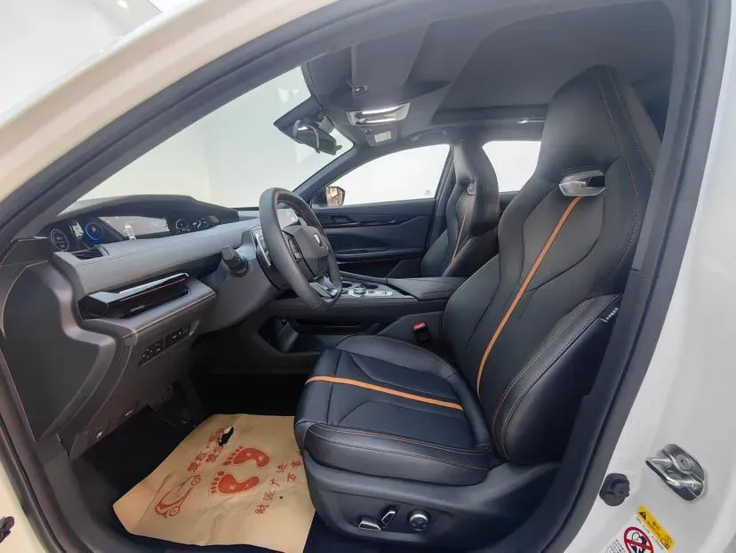 2024 ChangAn UNI-V 1.5T 188HP L4 7DCT,autocango,china used car exporter,china ev exporter,chinese used car exporter,chinese used ev exporter