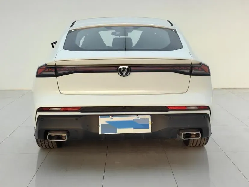 2024 ChangAn UNI-V 1.5T 188HP L4 7DCT,autocango,china used car exporter,china ev exporter,chinese used car exporter,chinese used ev exporter