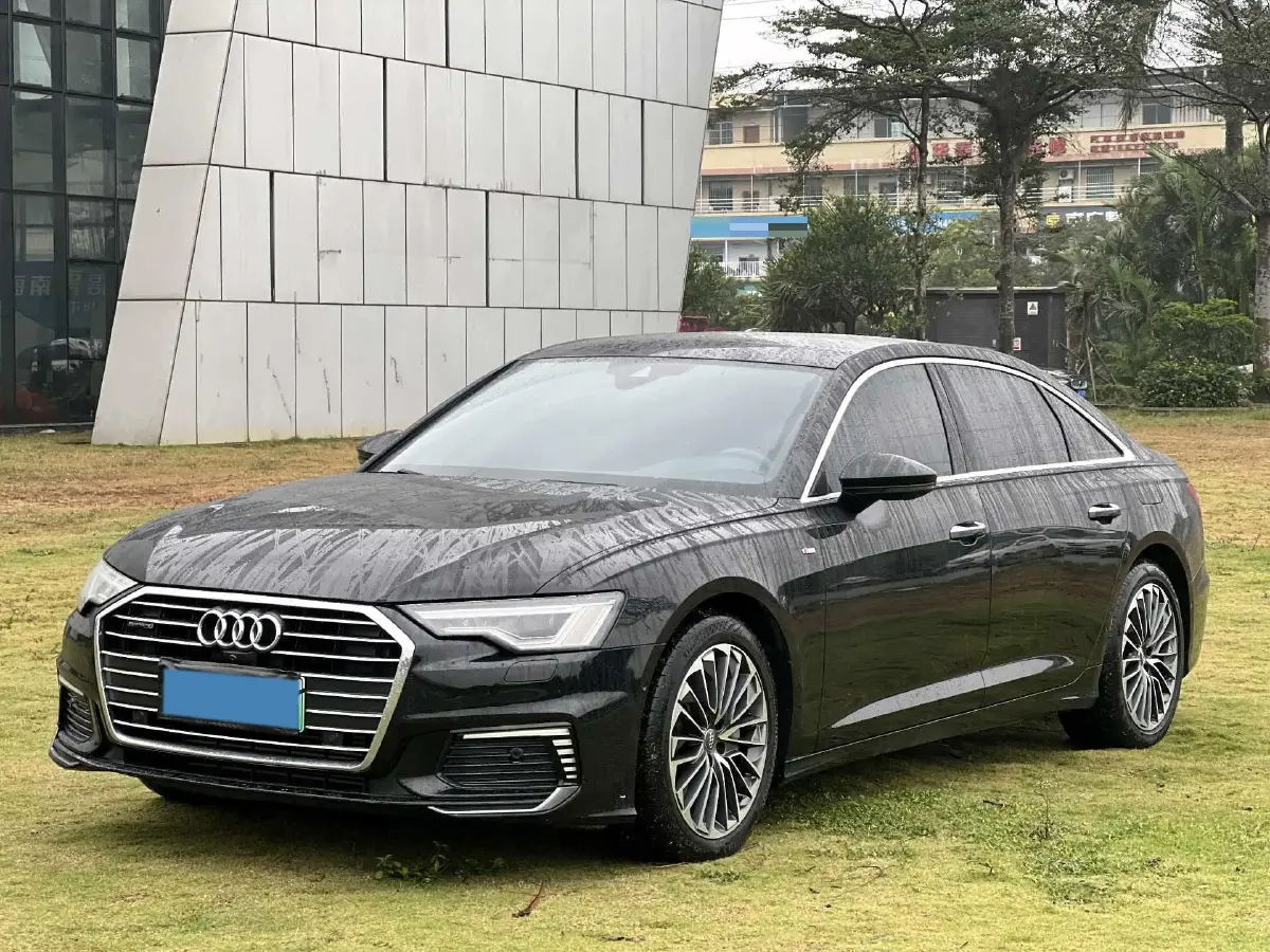2020 Audi A6L 2.0T 252HP L4 7DCT PHEV 14.1KWH