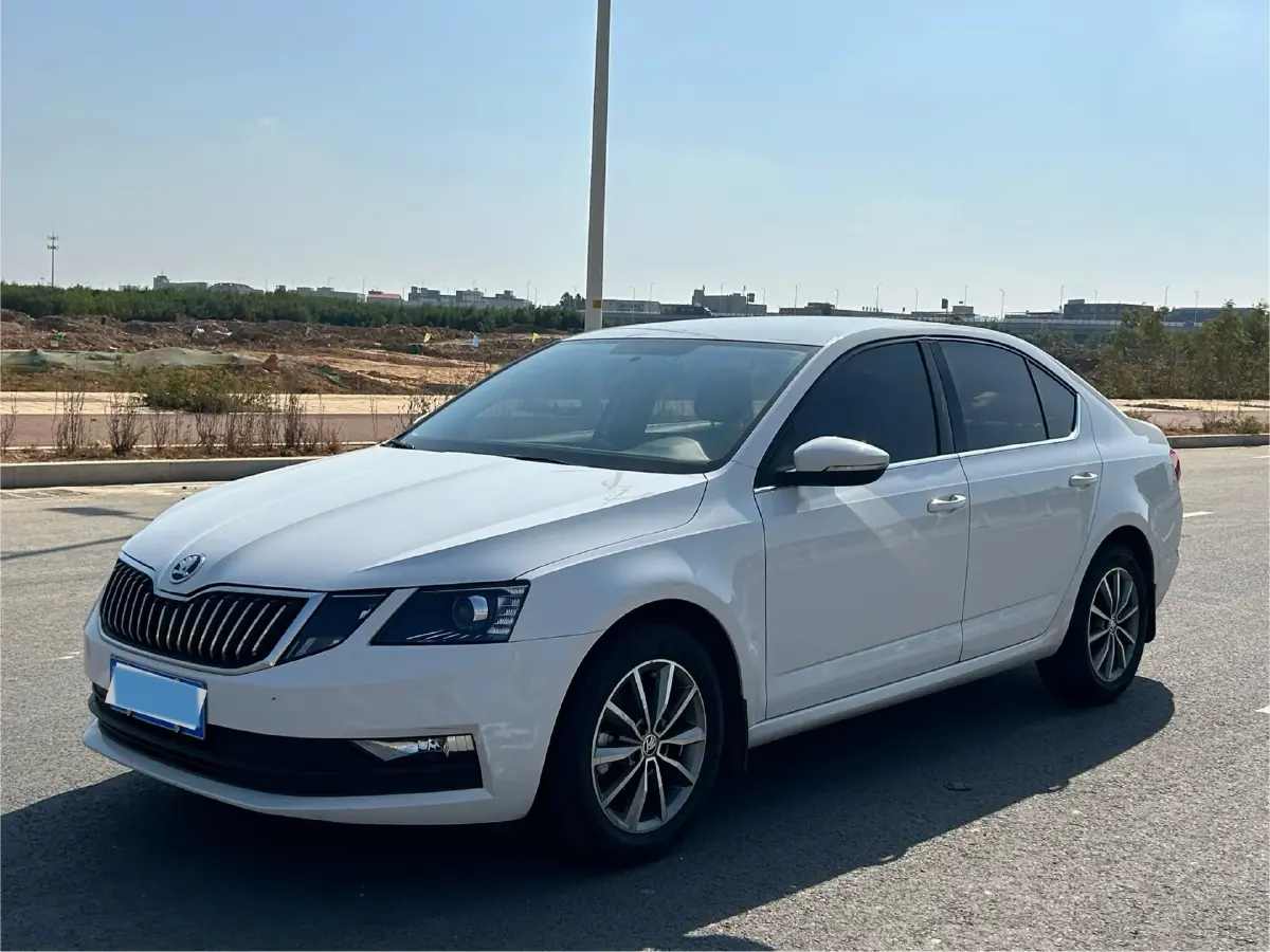 2022 Skoda Octavia 1.5L 113HP L4 6AT