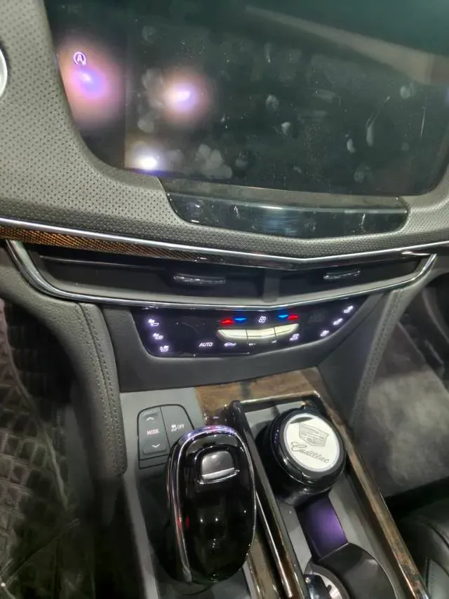 2022 Cadillac CT6 2.0T 237HP L4 10AT,autocango,china used car exporter,china ev exporter,chinese used car exporter,chinese used ev exporter