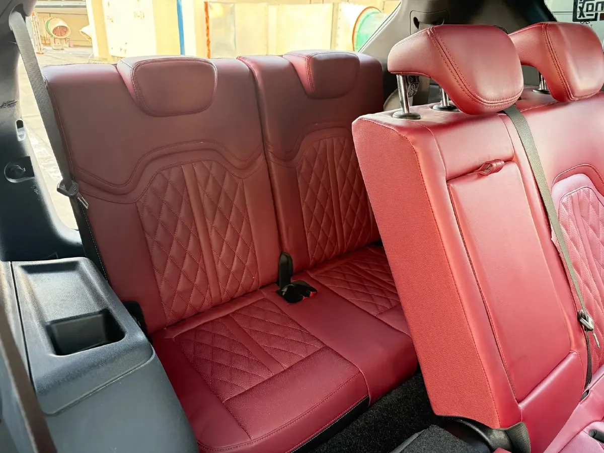 2023 ChangAn Oshan X7 Plus 1.5T 188HP L4 7DCT,autocango,china used car exporter,china ev exporter,chinese used car exporter,chinese used ev exporter