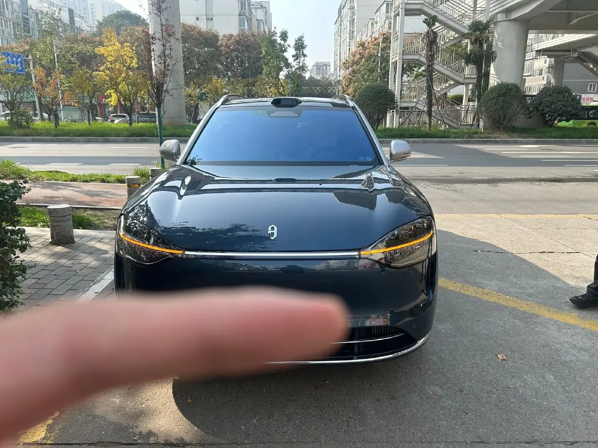 2024 AITO AITO M9 1.5T 152HP L4 REEV 42KWH,autocango,china used car exporter,china ev exporter,chinese used car exporter,chinese used ev exporter