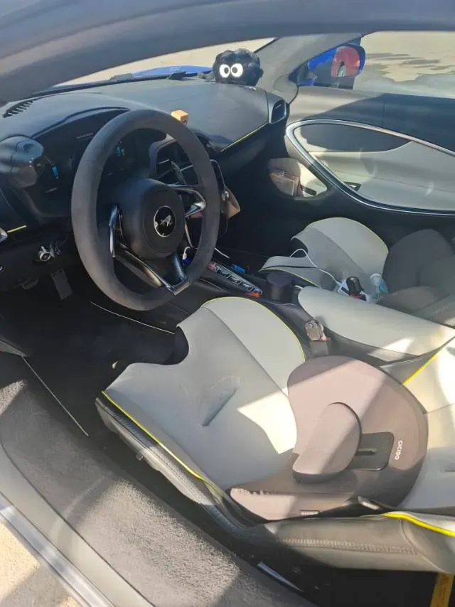 2023 McLaren Artura 3.0T 585HP V6 8DCT PHEV 7.4KWH,autocango,china used car exporter,china ev exporter,chinese used car exporter,chinese used ev exporter