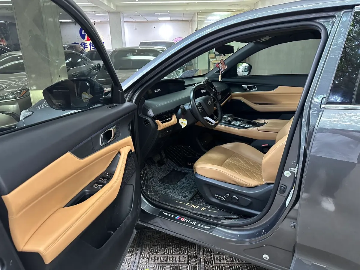 2021 ChangAn UNI-K 2.0T 233HP L4 8AT,autocango,china used car exporter,china ev exporter,chinese used car exporter,chinese used ev exporter