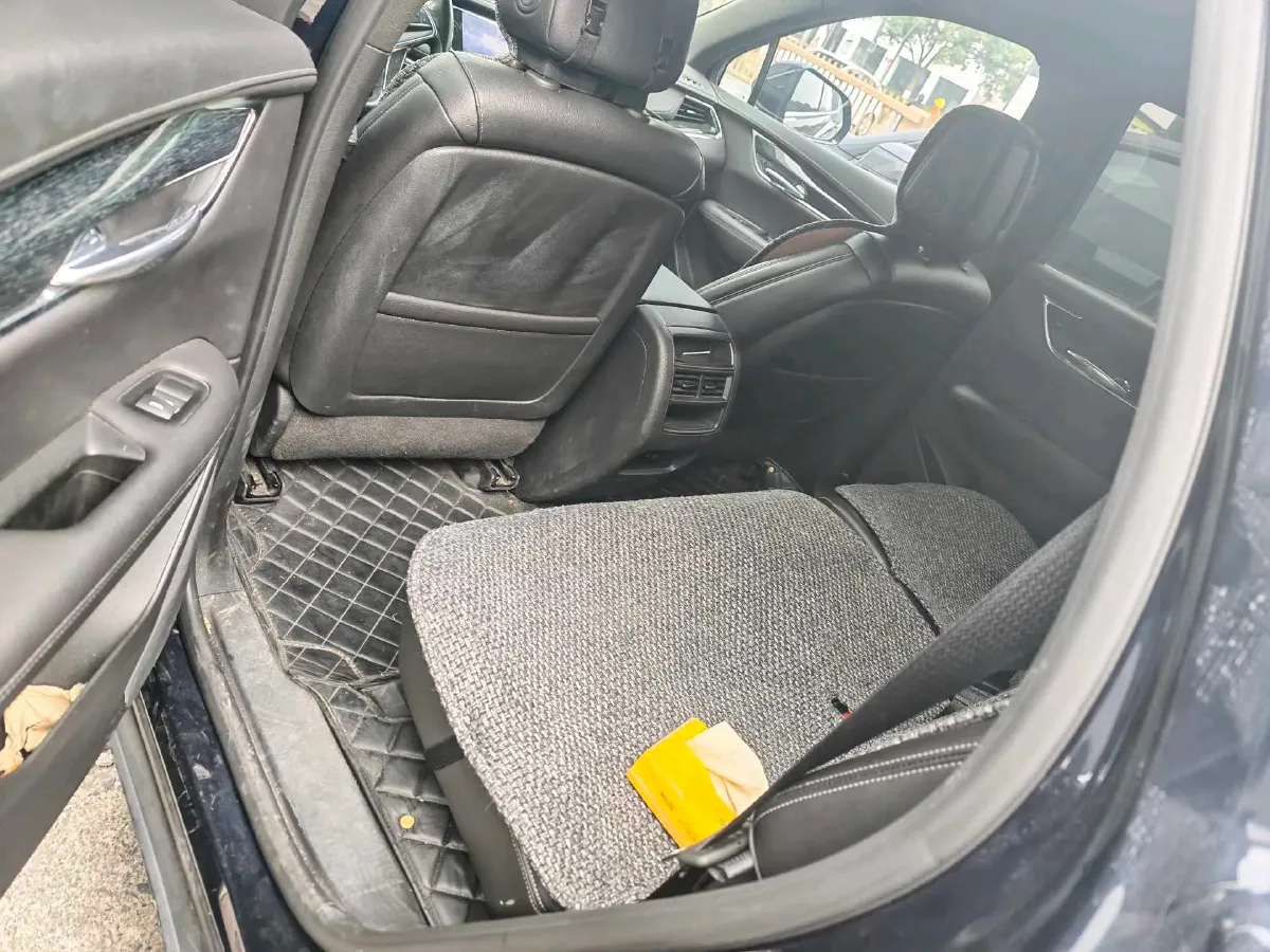 2021 Cadillac XT5 2.0T 237HP L4 9AT,autocango,china used car exporter,china ev exporter,chinese used car exporter,chinese used ev exporter