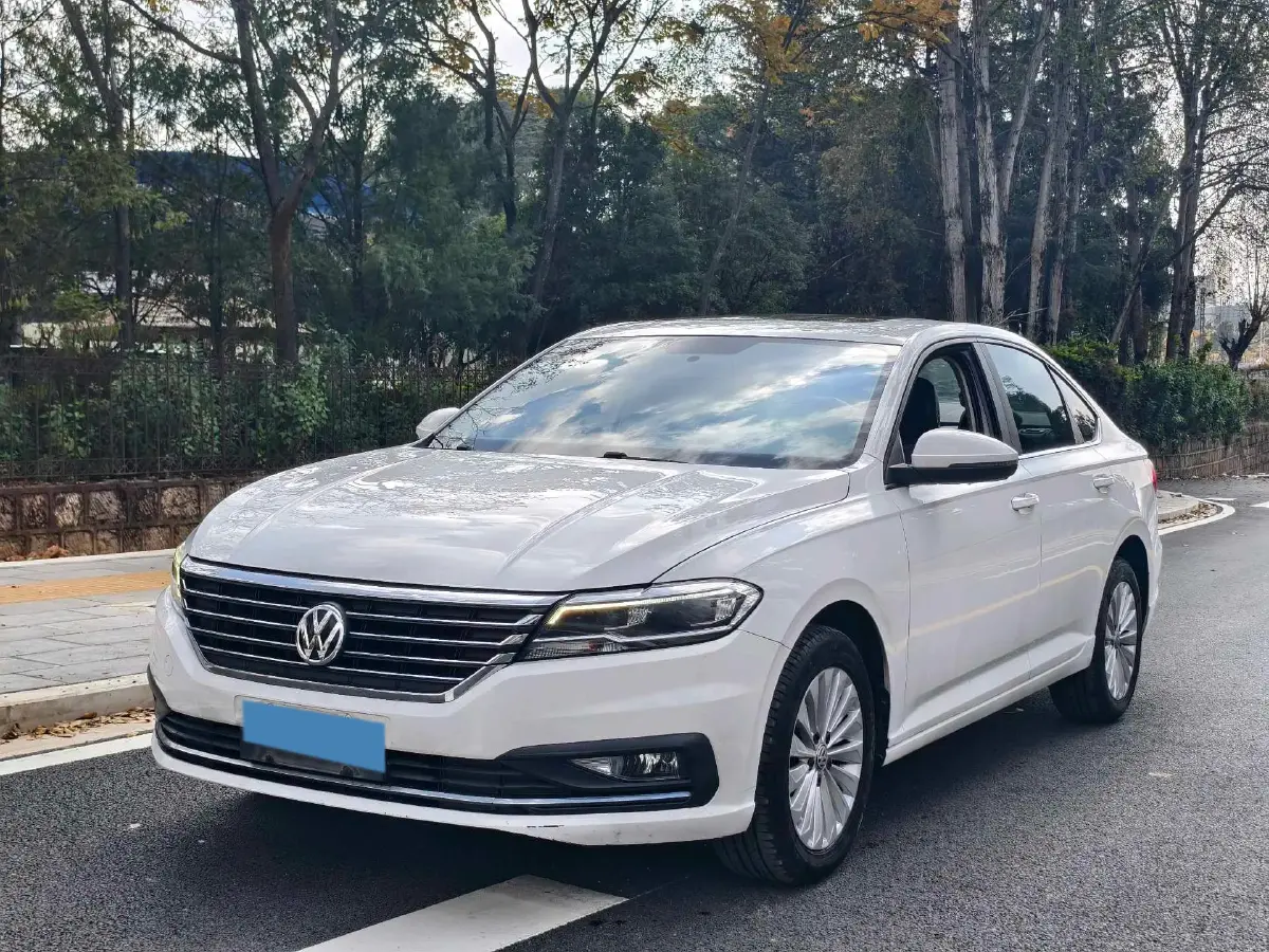 2019 Volkswagen Sagitar 1.2T 116HP L4 7DCT