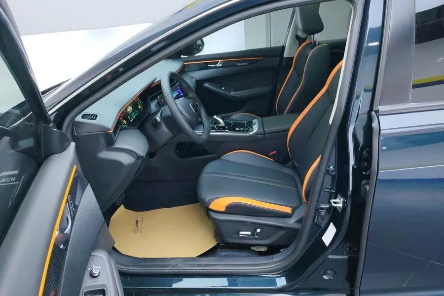 2021 DongFeng Aeolus YiXuan MAX 1.5T 190HP L4 7DCT,autocango,china used car exporter,china ev exporter,chinese used car exporter,chinese used ev exporter