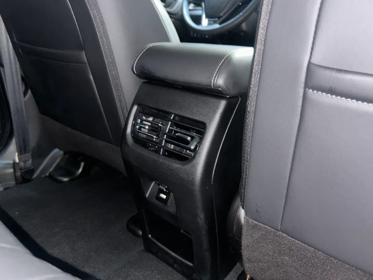 2021 Haval M6 1.5T 150HP L4 7DCT,autocango,china used car exporter,china ev exporter,chinese used car exporter,chinese used ev exporter