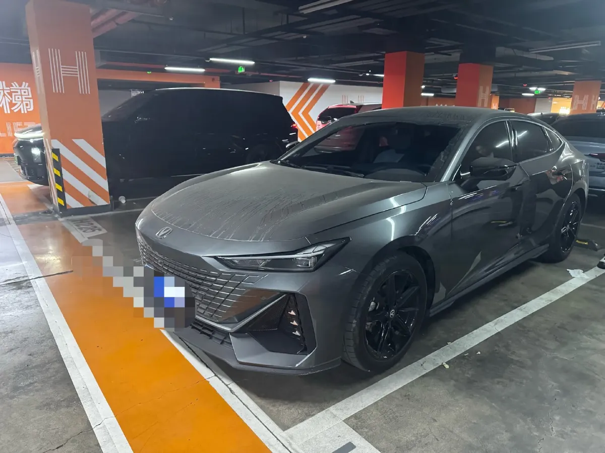 2022 ChangAn UNI-V 1.5T 188HP L4 7DCT,autocango,china used car exporter,china ev exporter,chinese used car exporter,chinese used ev exporter