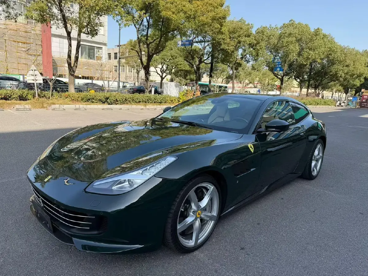 2017 Ferrari GTC4 Lusso 3.9T 609HP V8 7DCT