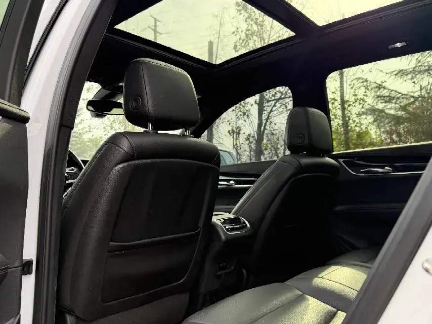 2022 Cadillac XT6 2.0T 237HP L4 9AT,autocango,china used car exporter,china ev exporter,chinese used car exporter,chinese used ev exporter