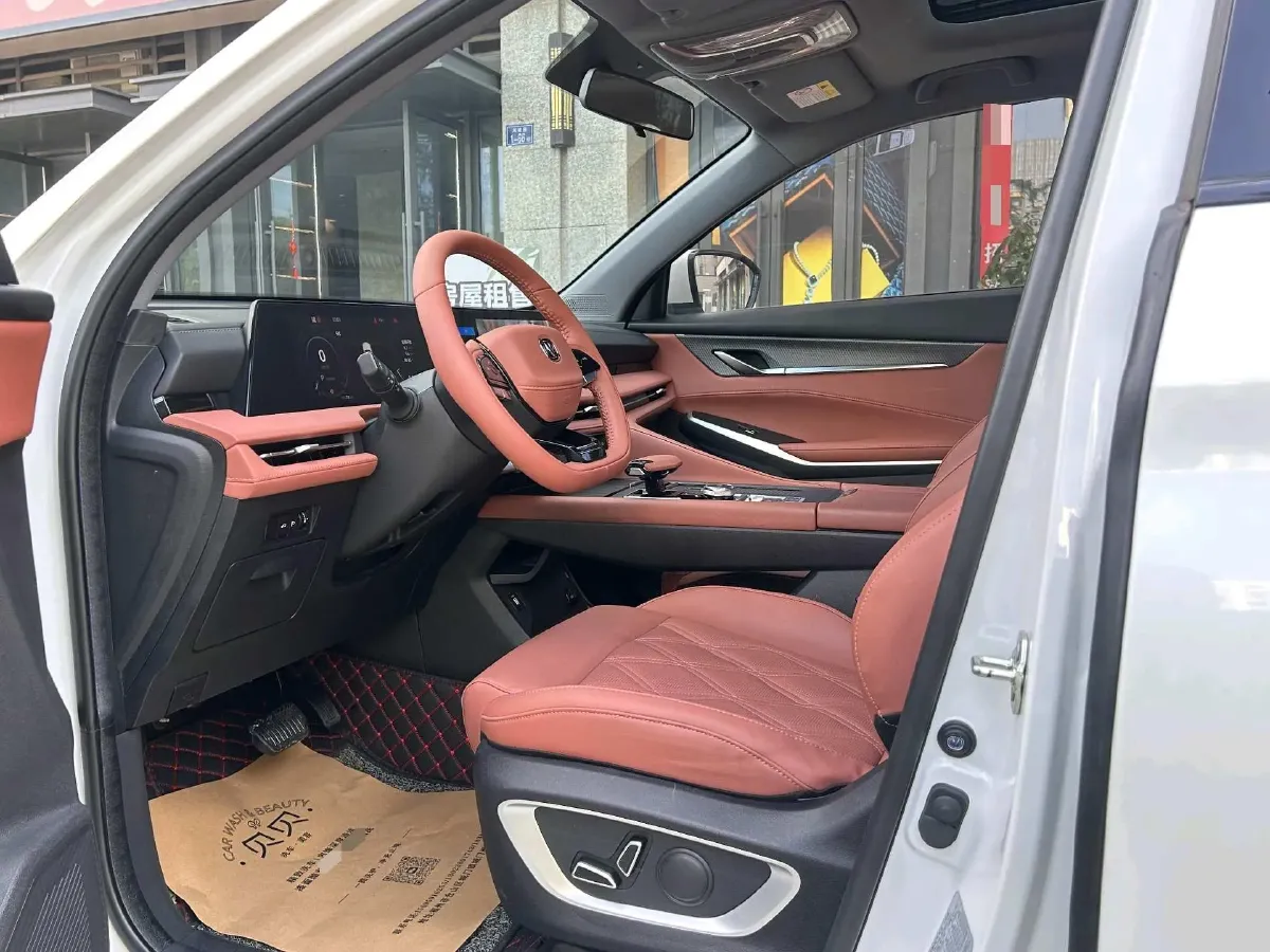 2023 ChangAn CS75 Plus 1.5T 188HP L4 8AT,autocango,china used car exporter,china ev exporter,chinese used car exporter,chinese used ev exporter