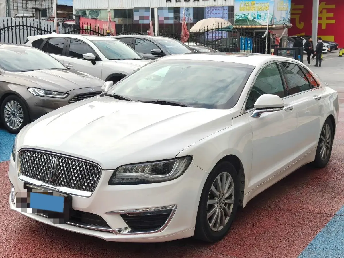 2020 Lincoln MKZ 2.0T 196HP L4 6AT