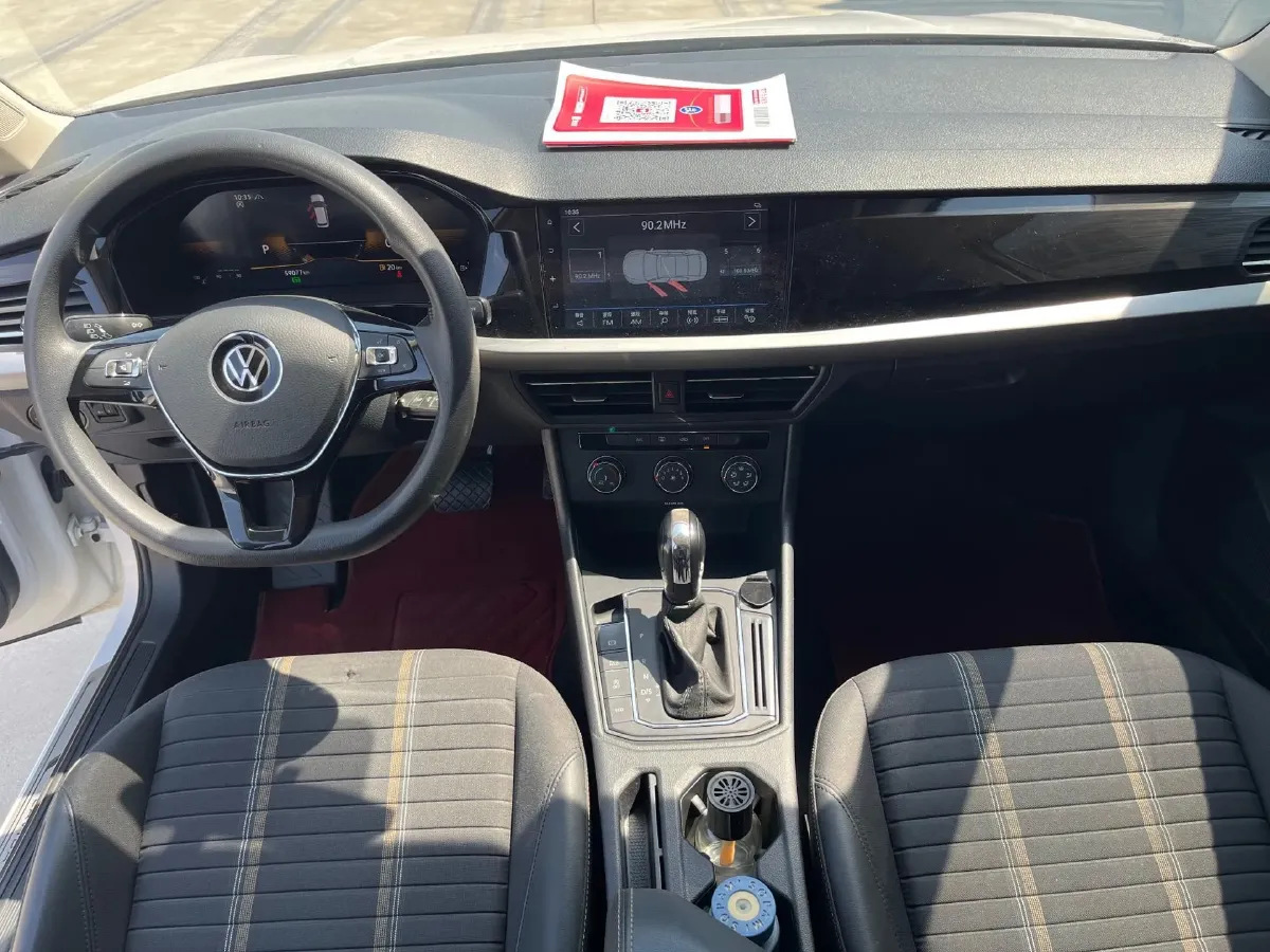 2022 Volkswagen T-Roc 1.4T 150HP L4 7DCT,autocango,china used car exporter,china ev exporter,chinese used car exporter,chinese used ev exporter