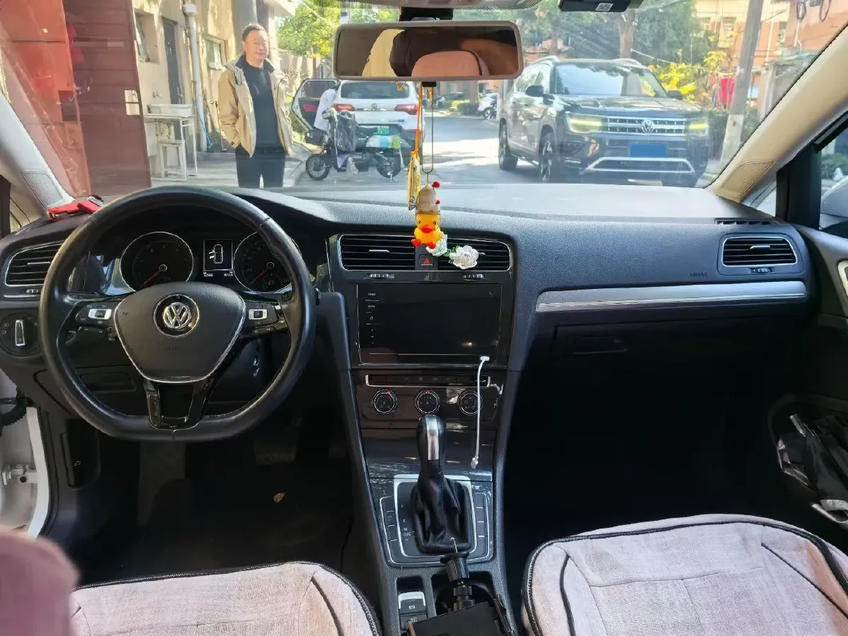 2019 Ford Focus 1.5T 184HP L3 8AT,autocango,china used car exporter,china ev exporter,chinese used car exporter,chinese used ev exporter