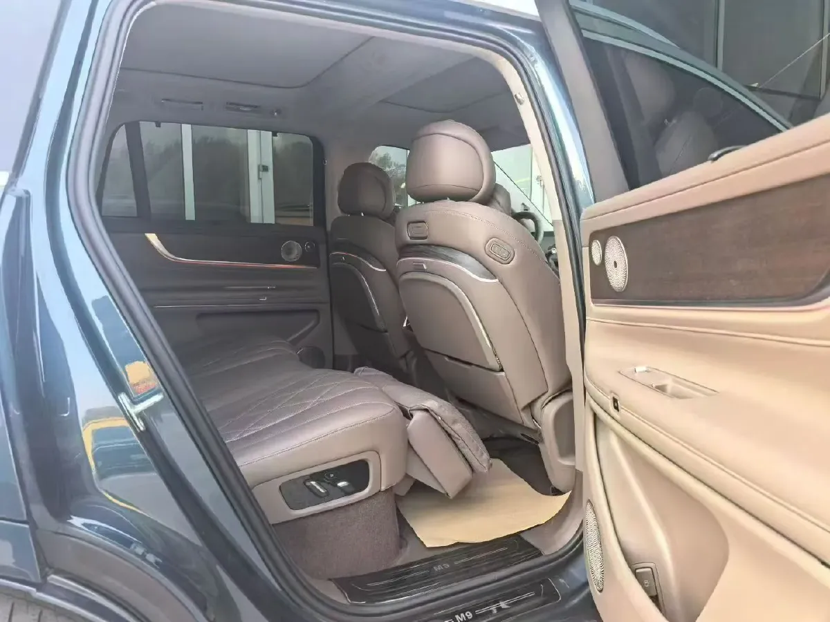 2024 AITO AITO M9 BEV 100KWH,autocango,china used car exporter,china ev exporter,chinese used car exporter,chinese used ev exporter