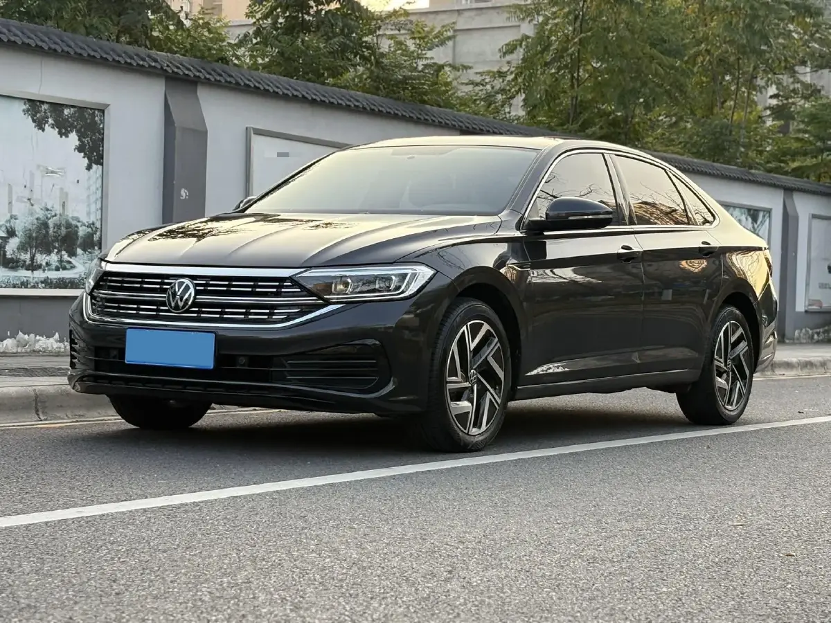 2023 Volkswagen Sagitar 1.4T 150HP L4 7DCT