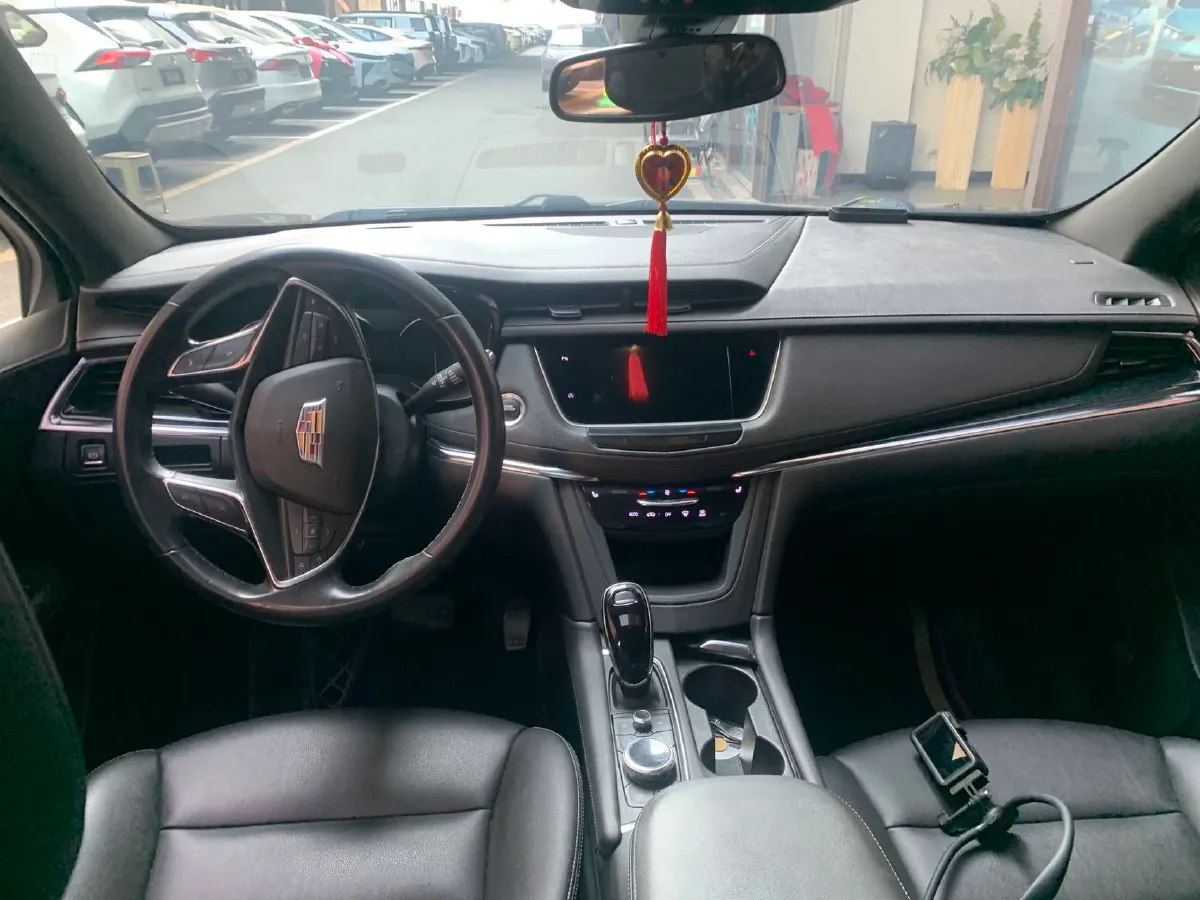 2022 Cadillac XT5 2.0T 237HP L4 9AT,autocango,china used car exporter,china ev exporter,chinese used car exporter,chinese used ev exporter