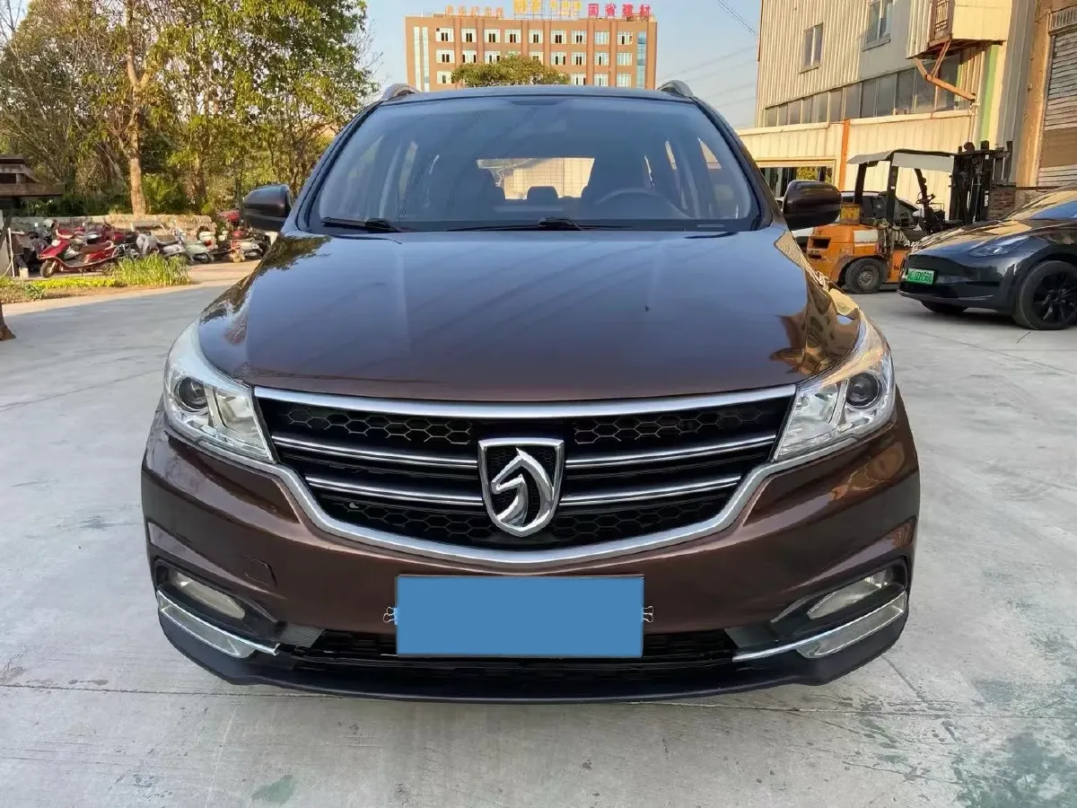 2016 BaoJun 560 1.5T 150HP L4 6MT,autocango,china used car exporter,china ev exporter,chinese used car exporter,chinese used ev exporter