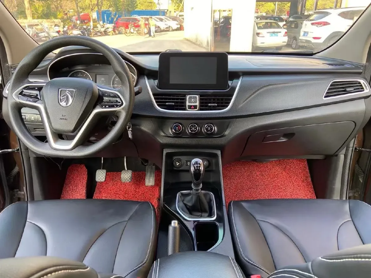 2016 BaoJun 560 1.5T 150HP L4 6MT,autocango,china used car exporter,china ev exporter,chinese used car exporter,chinese used ev exporter