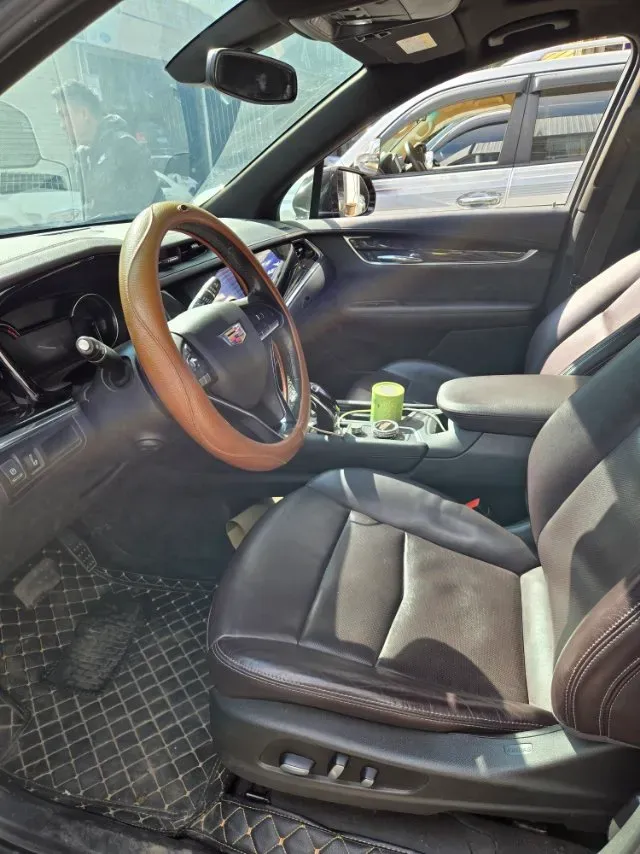 2021 Cadillac XT6 2.0T 237HP L4 9AT,autocango,china used car exporter,china ev exporter,chinese used car exporter,chinese used ev exporter