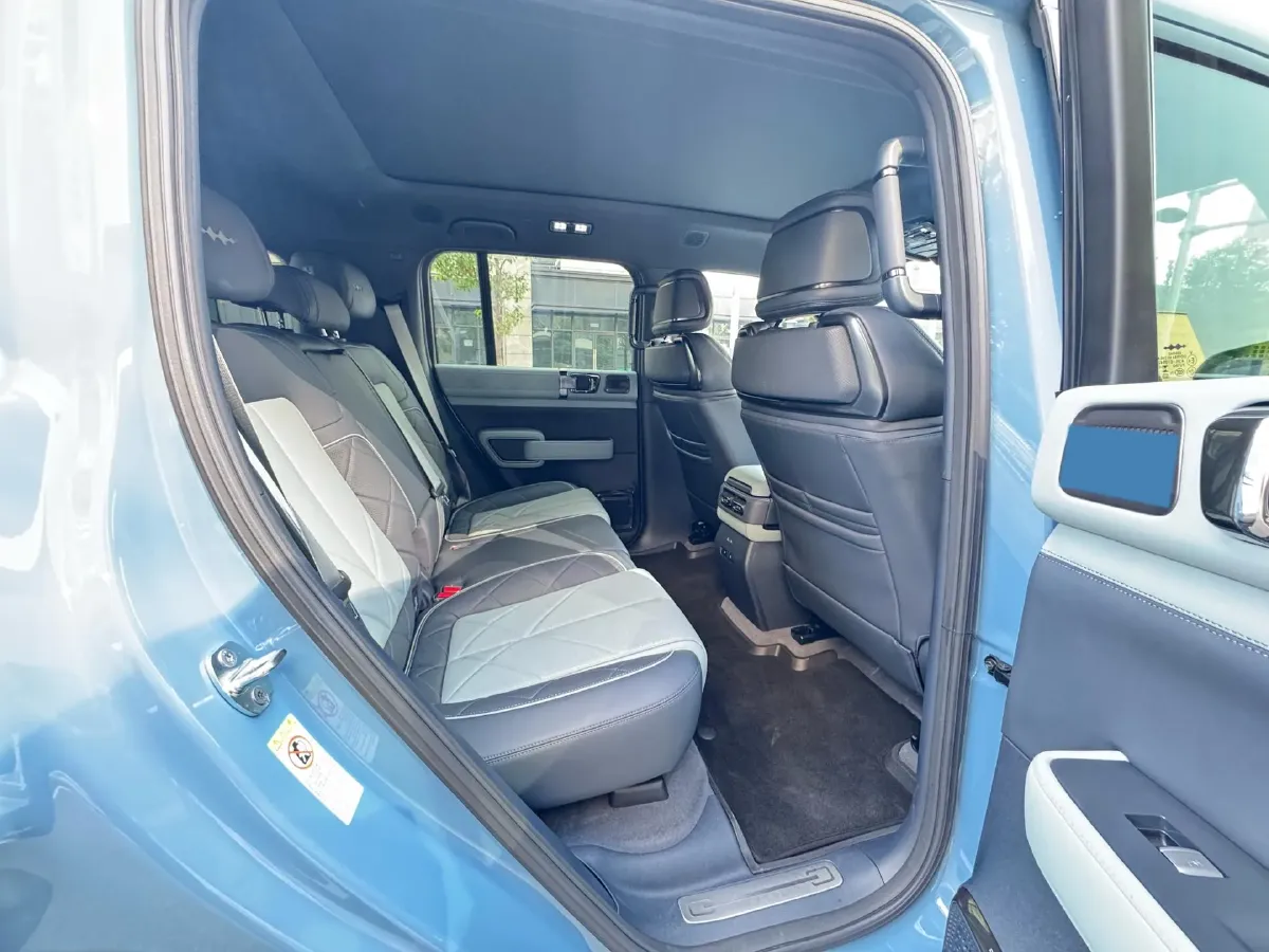 2023 FangChengBao Bao 5 1.5T 194HP L4 E-CVT PHEV 31.8KWH,autocango,china used car exporter,china ev exporter,chinese used car exporter,chinese used ev exporter