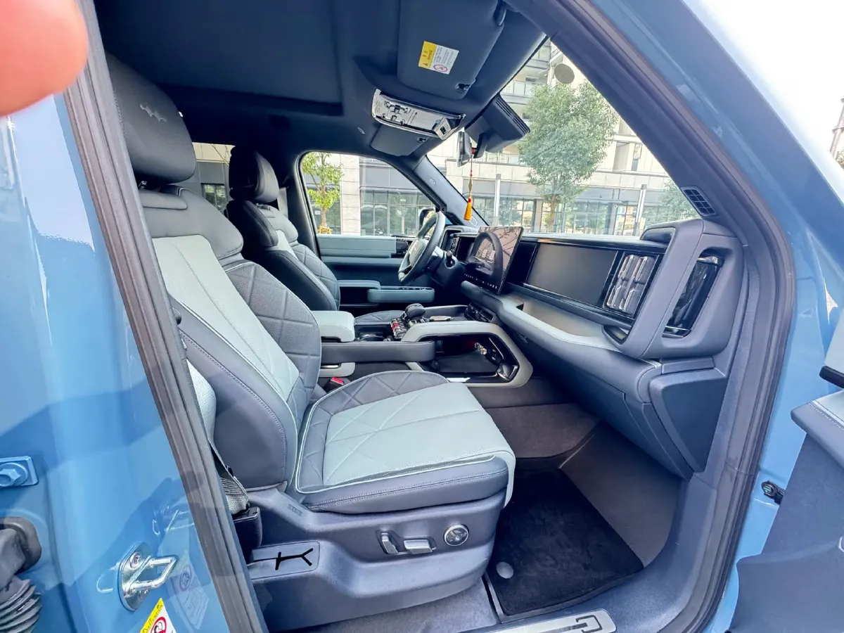 2023 FangChengBao Bao 5 1.5T 194HP L4 E-CVT PHEV 31.8KWH,autocango,china used car exporter,china ev exporter,chinese used car exporter,chinese used ev exporter