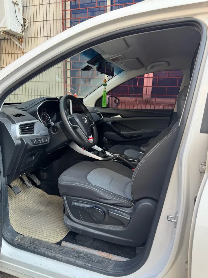 2018 BaoJun 530 1.5T 150HP L4 6MT,autocango,china used car exporter,china ev exporter,chinese used car exporter,chinese used ev exporter