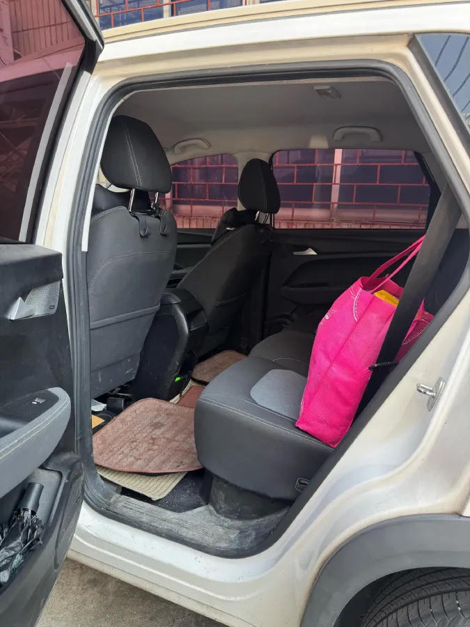 2018 BaoJun 530 1.5T 150HP L4 6MT,autocango,china used car exporter,china ev exporter,chinese used car exporter,chinese used ev exporter