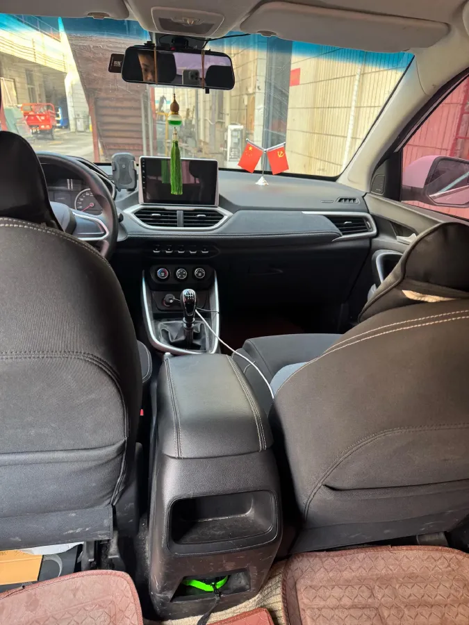 2018 BaoJun 530 1.5T 150HP L4 6MT,autocango,china used car exporter,china ev exporter,chinese used car exporter,chinese used ev exporter