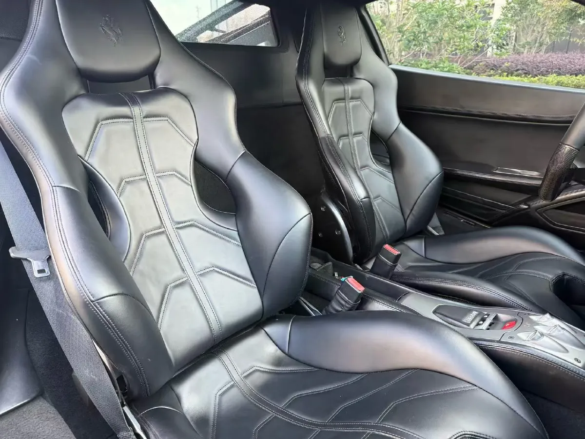 2011 Ferrari 458 4.5L 570HP V8 7DCT,autocango,china used car exporter,china ev exporter,chinese used car exporter,chinese used ev exporter