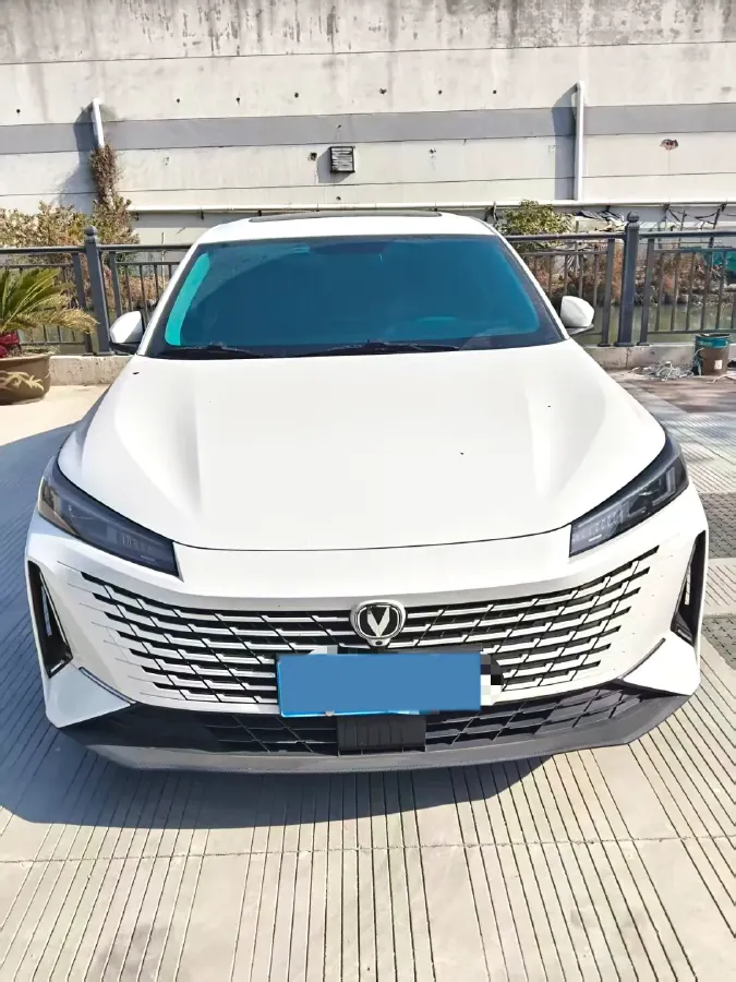 2023 ChangAn Oshan Z6 1.5T 188HP L4 7DCT,autocango,china used car exporter,china ev exporter,chinese used car exporter,chinese used ev exporter