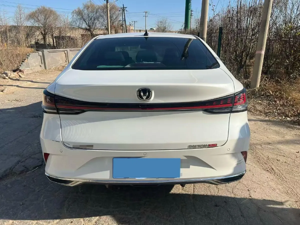 2023 ChangAn Raeton Plus 1.5T 188HP L4 7DCT,autocango,china used car exporter,china ev exporter,chinese used car exporter,chinese used ev exporter