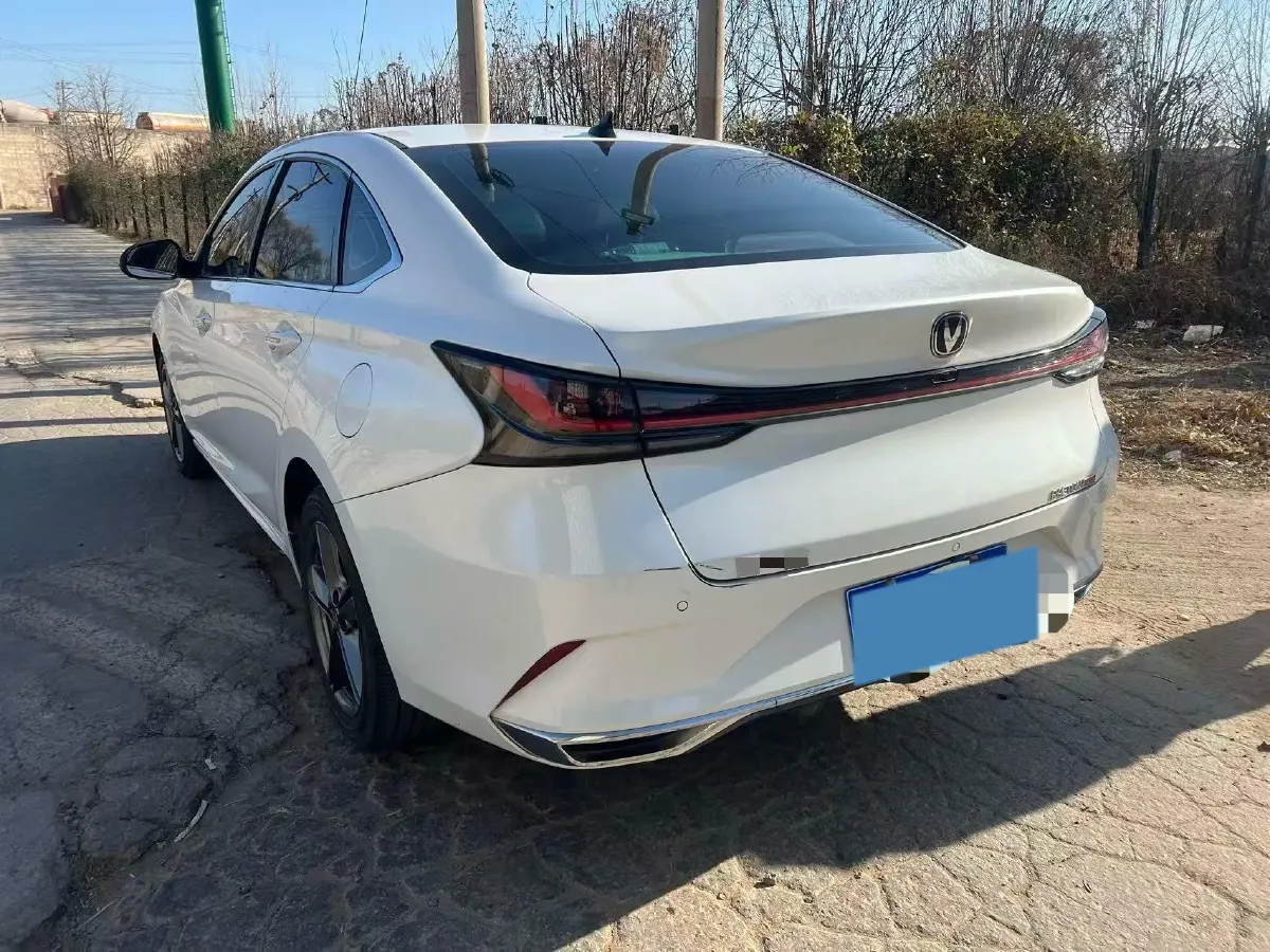 2023 ChangAn Raeton Plus 1.5T 188HP L4 7DCT,autocango,china used car exporter,china ev exporter,chinese used car exporter,chinese used ev exporter