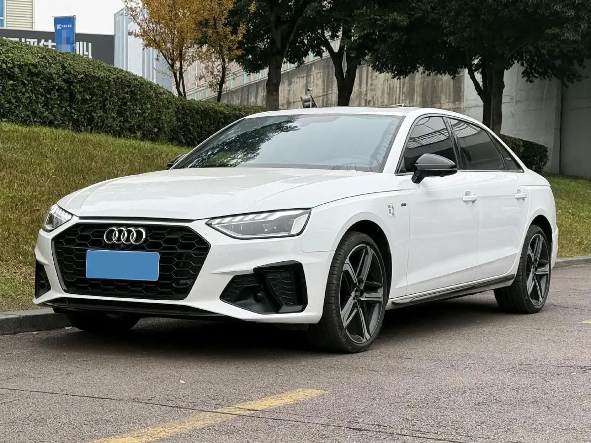 2024 Audi A4L 2.0T 190HP L4 7DCT