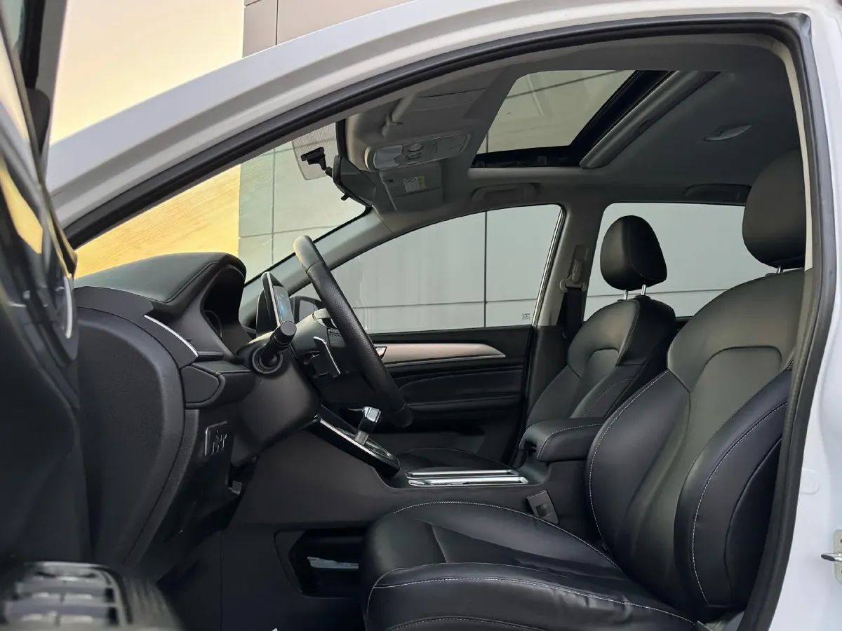 2021 Haval M6 1.5T 150HP L4 7DCT,autocango,china used car exporter,china ev exporter,chinese used car exporter,chinese used ev exporter