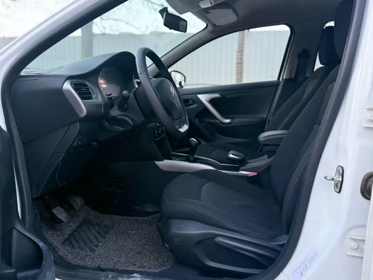 2017 Citroen Elysee 1.6L 117HP L4 5MT,autocango,china used car exporter,china ev exporter,chinese used car exporter,chinese used ev exporter