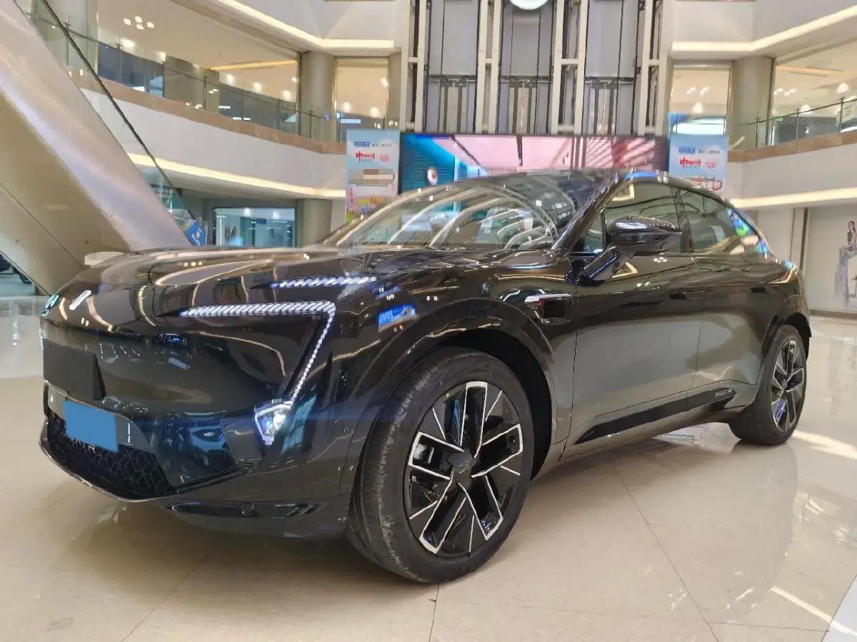 2025 Avatr 11 1.5T 156HP L4 REEV