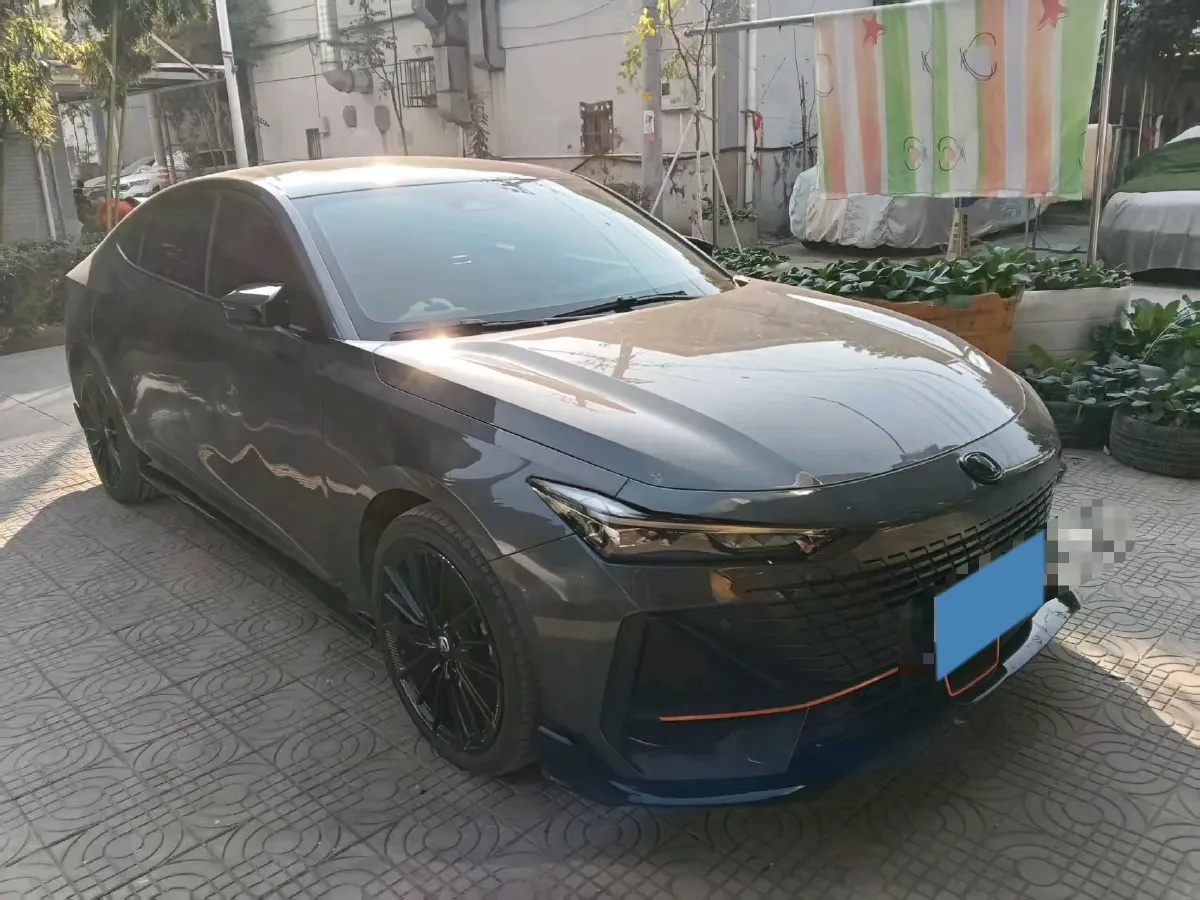 2023 ChangAn UNI-V 1.5T 188HP L4 7DCT,autocango,china used car exporter,china ev exporter,chinese used car exporter,chinese used ev exporter