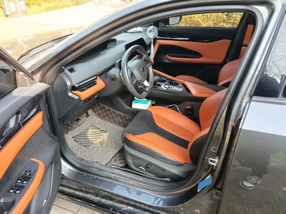 2023 ChangAn UNI-V 1.5T 188HP L4 7DCT,autocango,china used car exporter,china ev exporter,chinese used car exporter,chinese used ev exporter