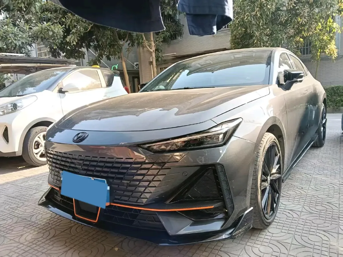 2023 ChangAn UNI-V 1.5T 188HP L4 7DCT,autocango,china used car exporter,china ev exporter,chinese used car exporter,chinese used ev exporter